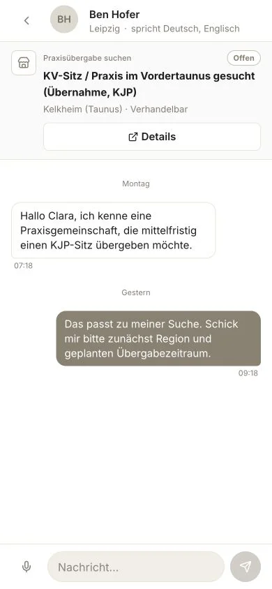 Mobile Fachzirkel-Unterhaltung mit eingeblendeter Praxisübergabe und direkter Antwortmöglichkeit